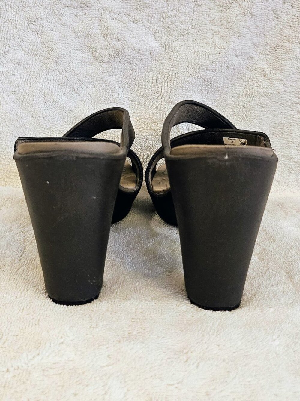 Crocs Cyprus IV Heel Slip-On Sandals in Espresso/Mushroom - Picture 4 of 8